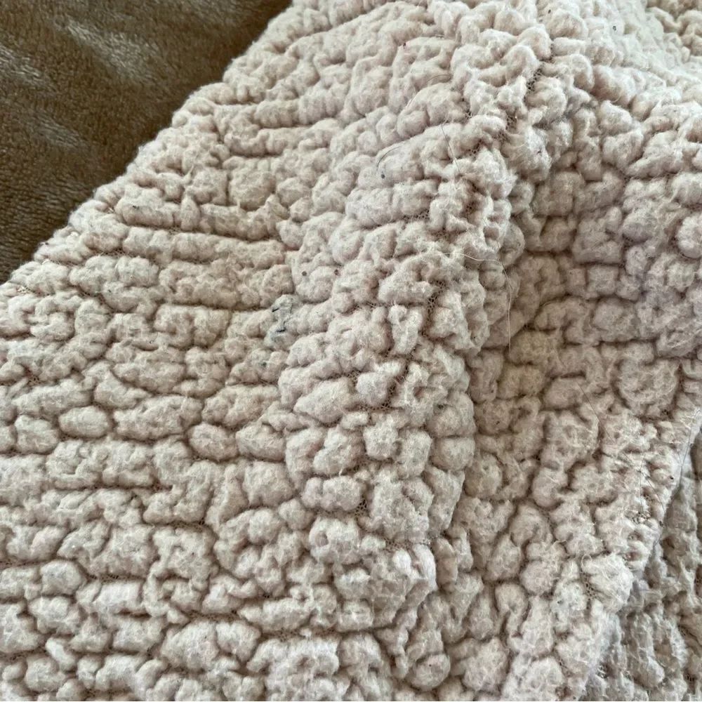 The Cozy Corner Girls Soft Cream Sherpa Flannel Pullover Layering Size M8-10 - Picture 2 of 9
